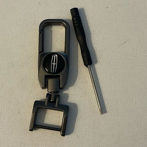 Lincoln Logo Key Fob Keychain in Metal NWT - Picture 2 of 5